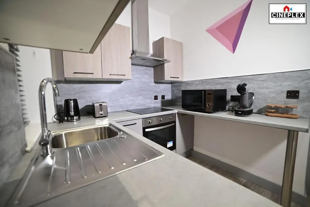Cheerful 1Bed Studio Flat With Netflix And Wi-Fi By Cineplex Short Lets & Serviced Apartments London United Kingdom
